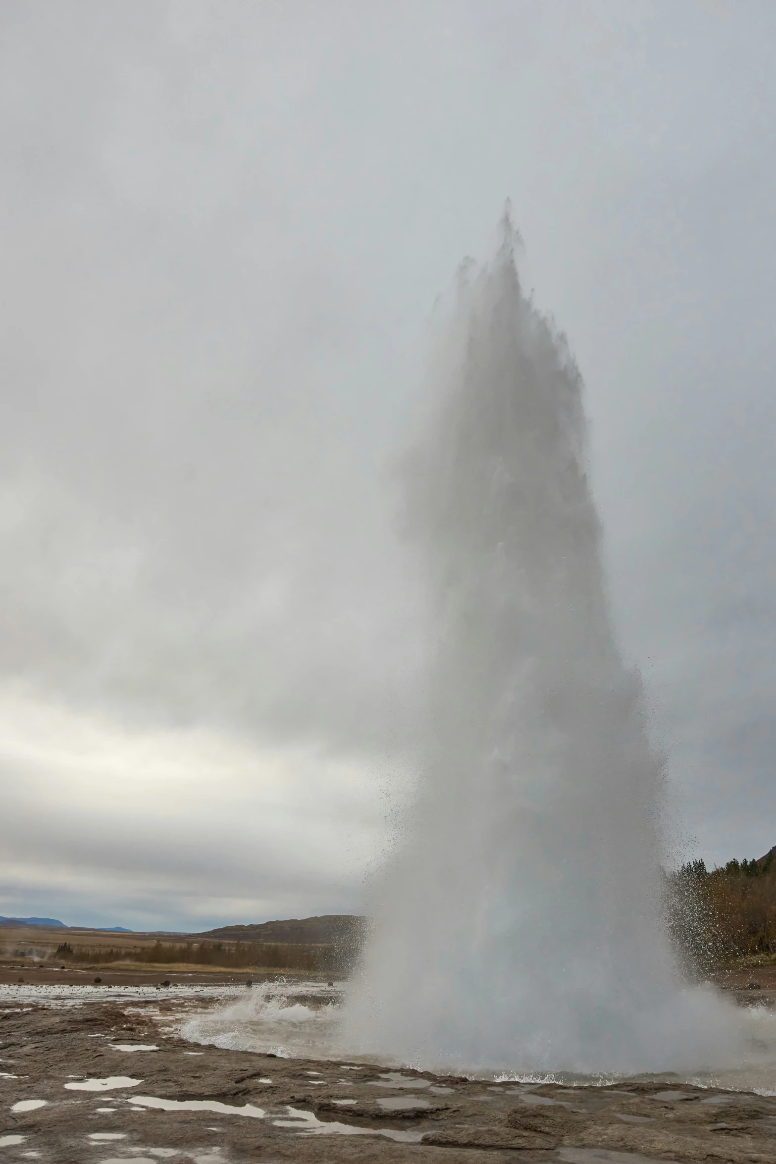 a large blow of water that is very large