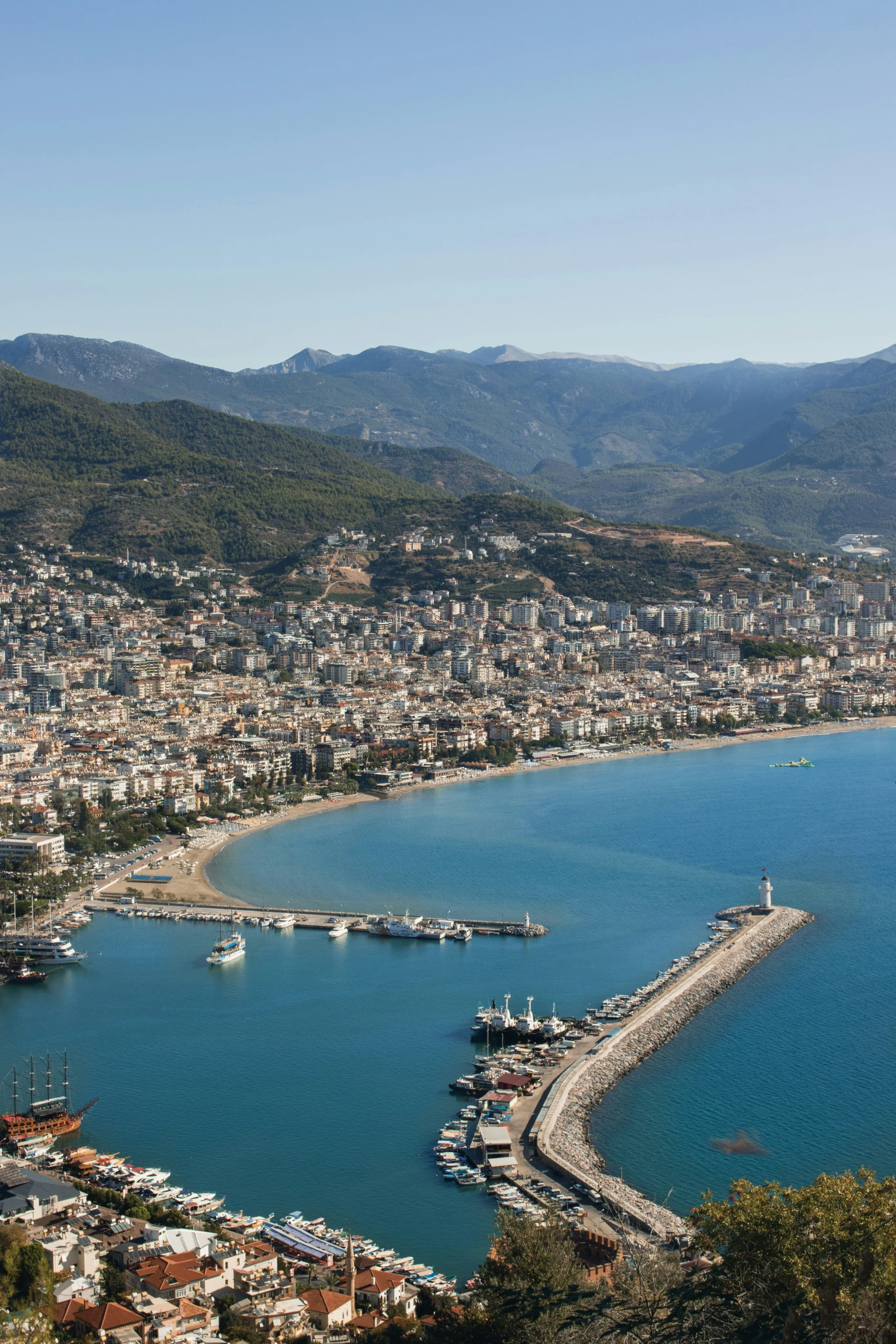 a beautiful city by the waters with boats in it