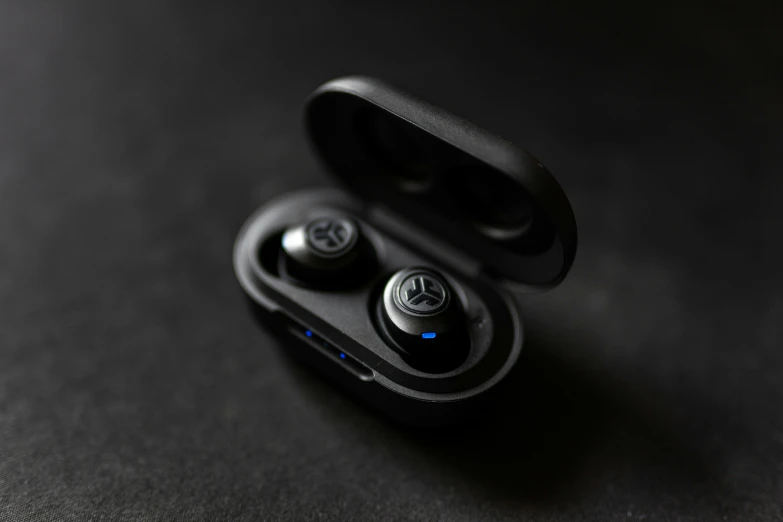 an airpods that can be used to hear music