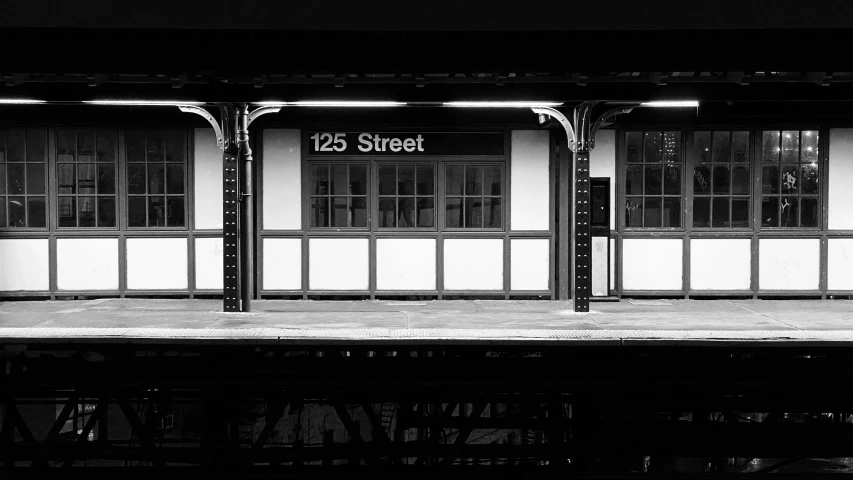 a black and white po shows the number 25 street