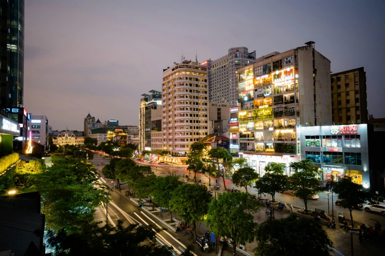 a view of an area with a lot of tall buildings