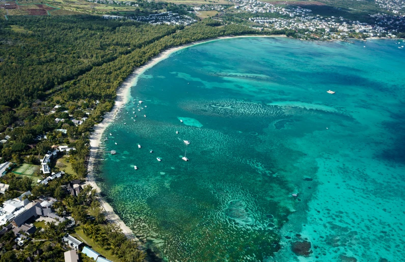 a large ocean filled with water and lots of boats