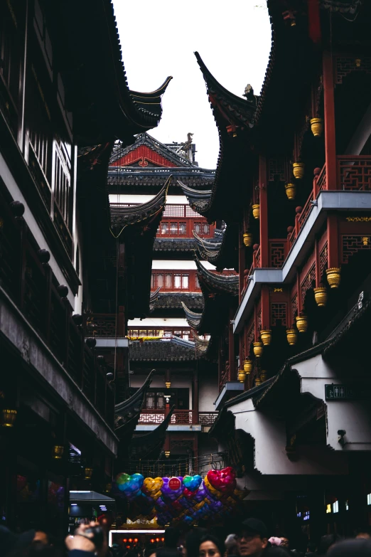 the chinese buildings have a unique decoration