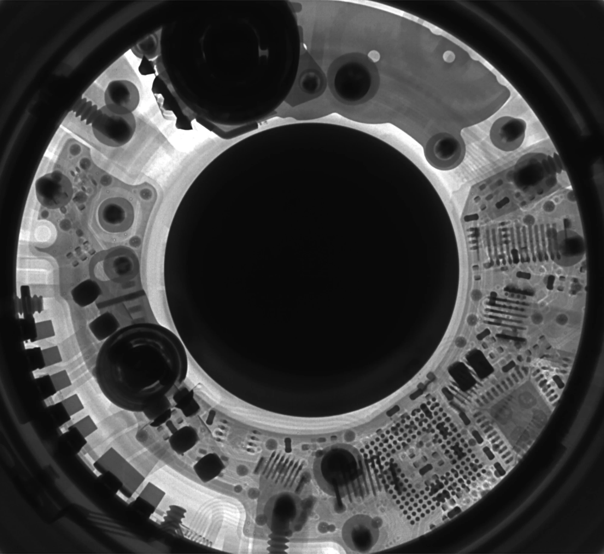 the round hole in the camera shows lots of electronics