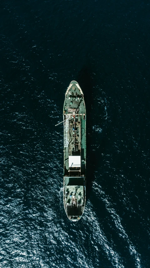 aerial s of a boat on the ocean