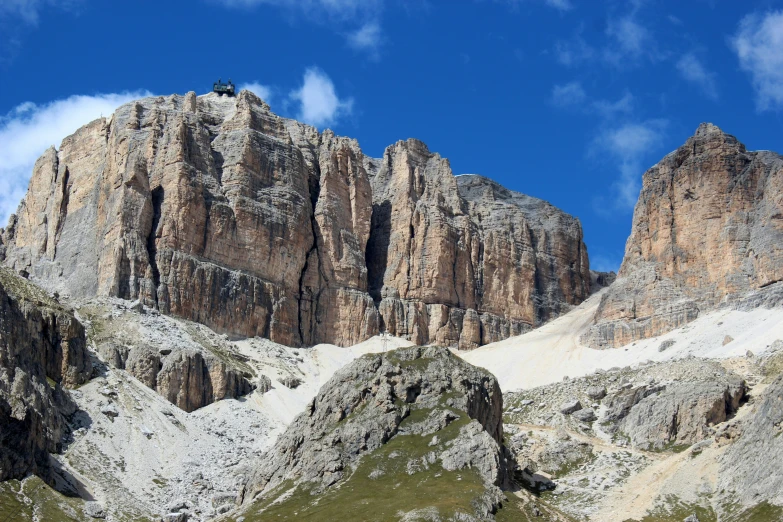 mountain landscape with rocks that are high up