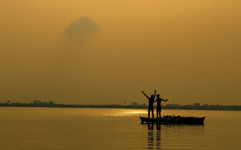 there are two people that are on the boat