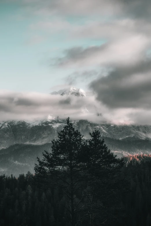 an image of some very pretty mountains