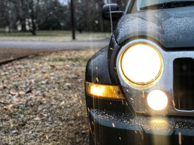 the headlight on the front of a truck