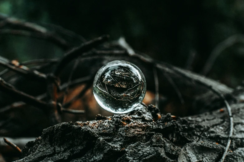 a close up image of some kind of glass thing