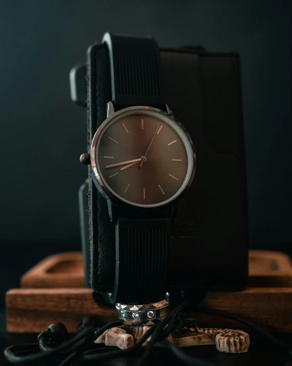 an image of an watch sitting on some type of thing