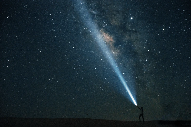 an extremely visible comet in the night sky