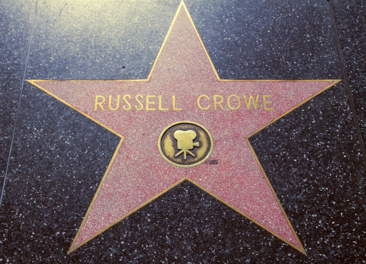 star on the hollywood walk of fame for russell crowe