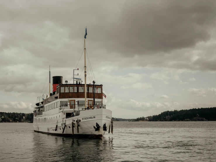 a large boat is sailing through the water