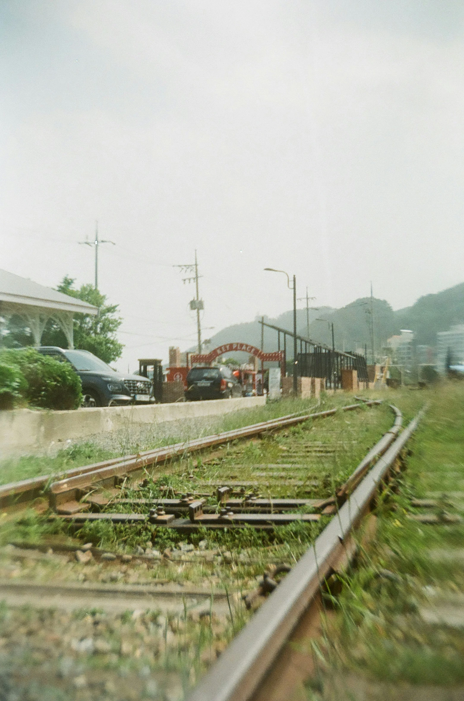 a train track that is not moving right