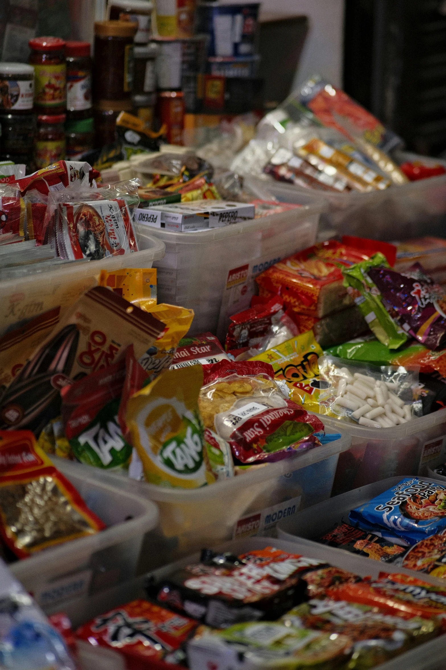 many different types and sizes of snacks are on display