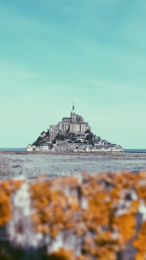 an old picture of an island in the middle of nowhere