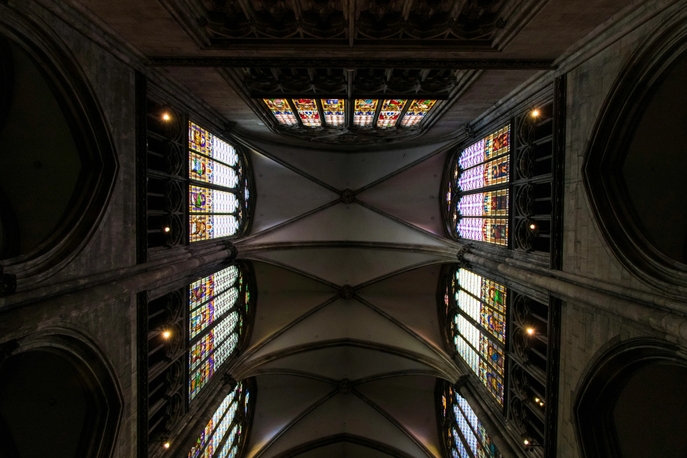 an image of a cathedral ceiling in the middle of it