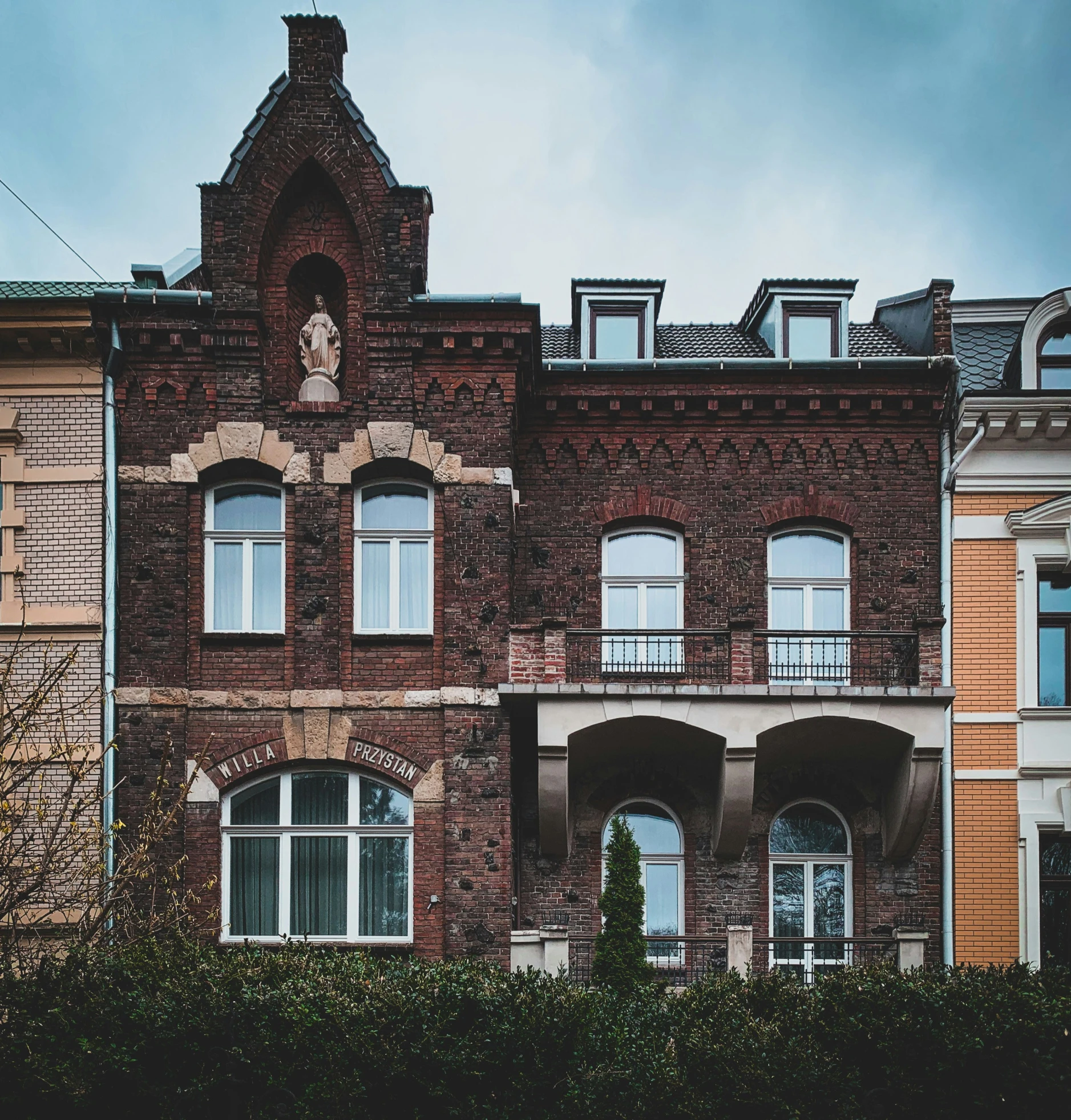 the windows and balconies are all bricked in