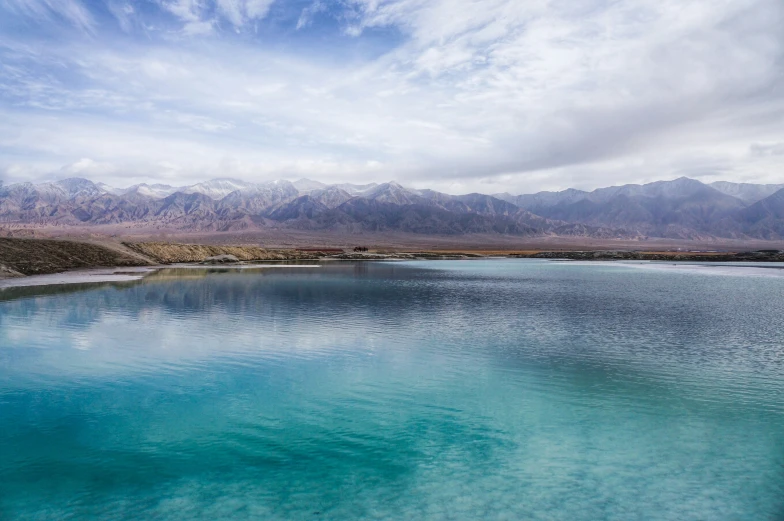 a lake that has blue water in it