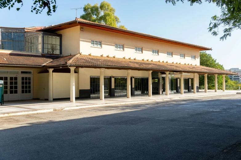 the large building has several windows on it