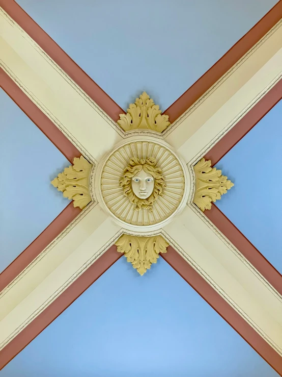 the ceiling of a building with a pattern made of cofferia