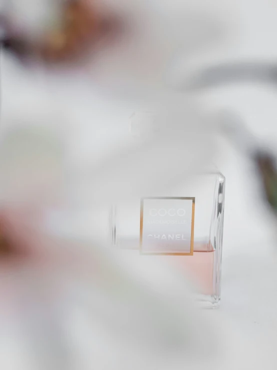 closeup image of an elegantly decorated candle