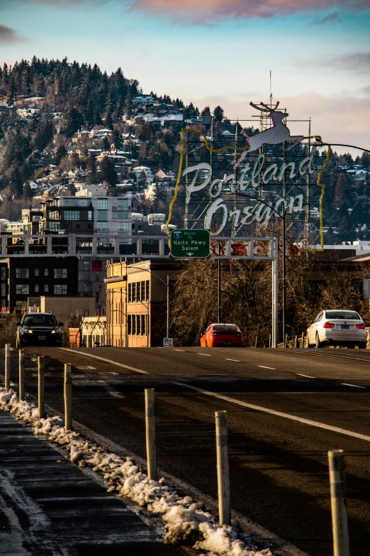 a bunch of traffic going by the side of the road