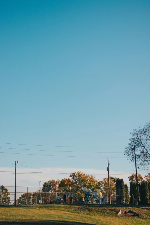 a picture of some kites in the air