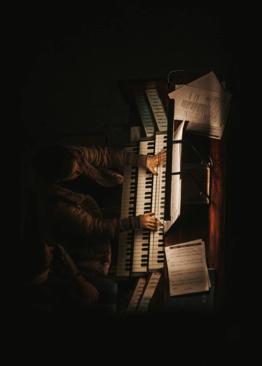 there are musical instruments that are sitting on the table