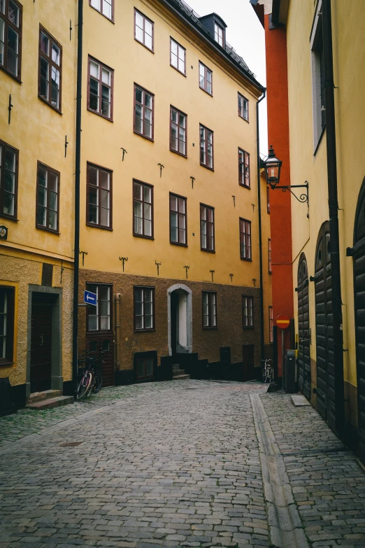 an image of street scene with buildings on both sides