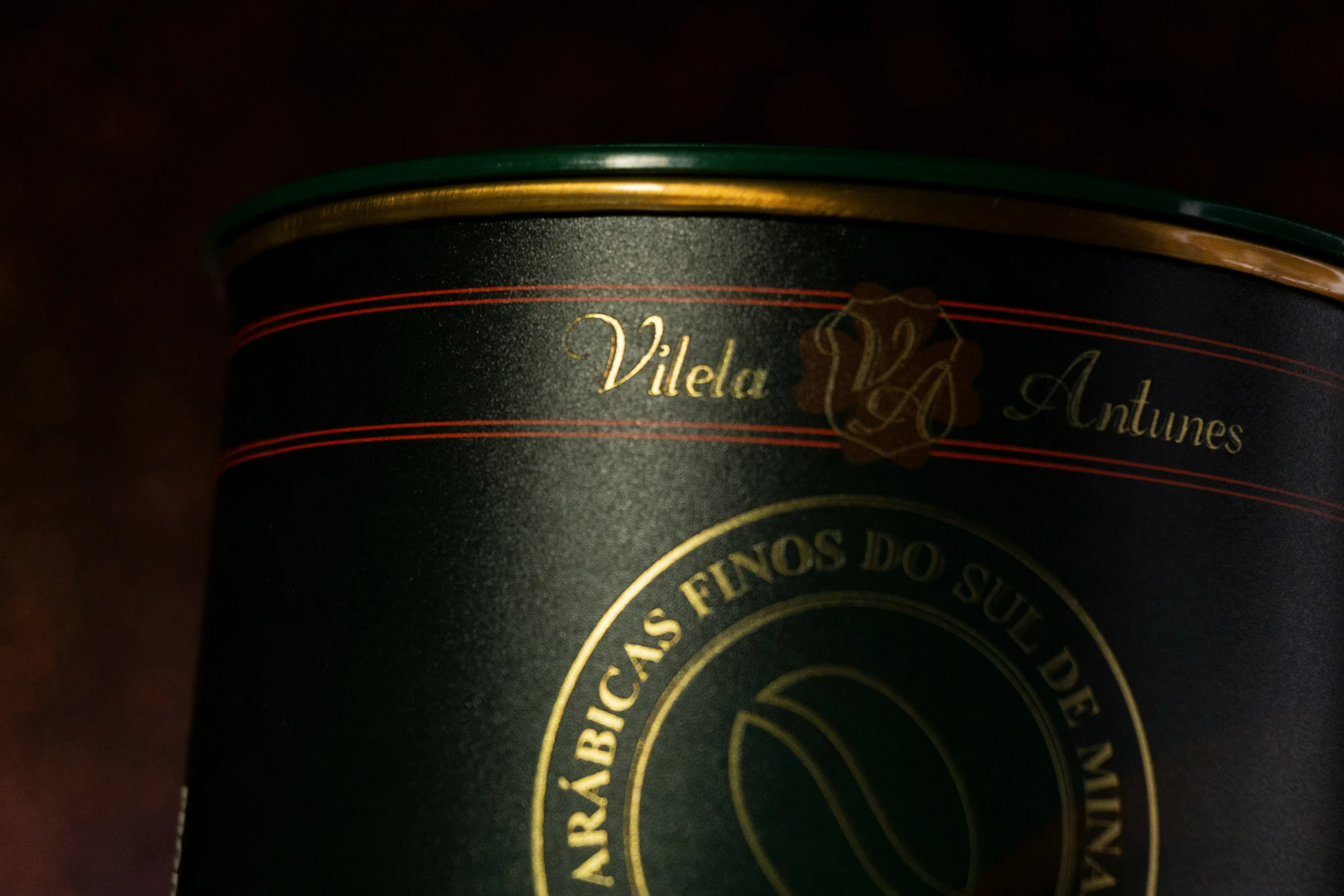 the back side of a can of wine on display