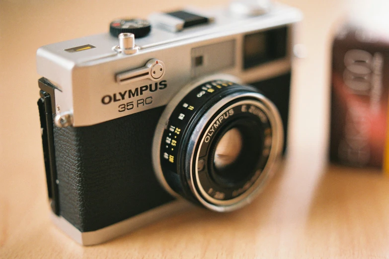 an old po camera sitting on a table