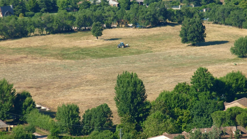 the houses are next to each other in the field