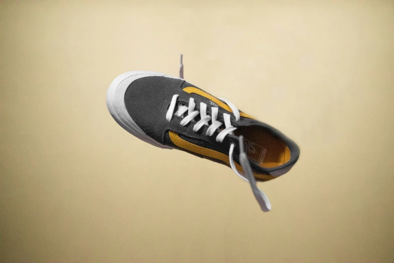 an illustration of an old sneakers shoe on the tip