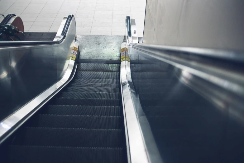 an escalator that is in a building