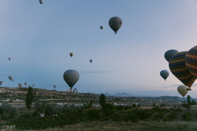 many balloons are flying in the air