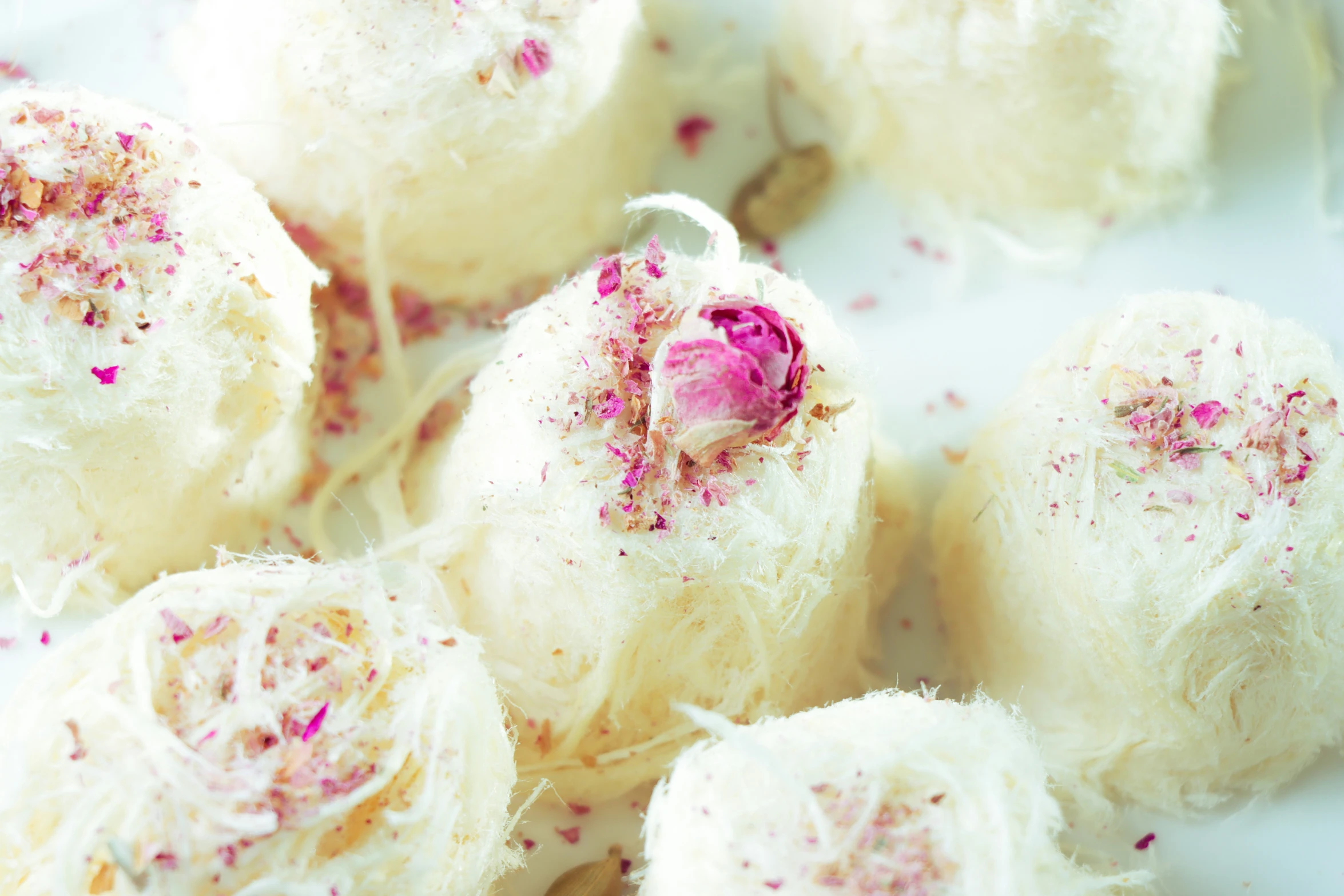 food that looks like dumplings with white powder