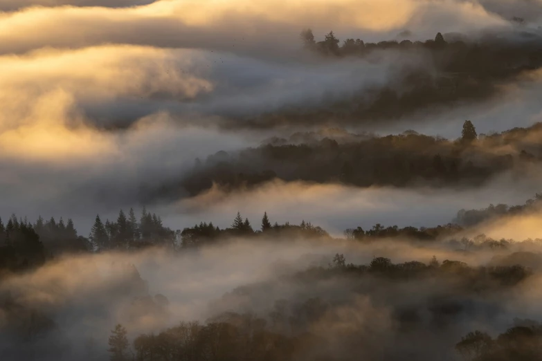 this is a po of the mountains in the morning