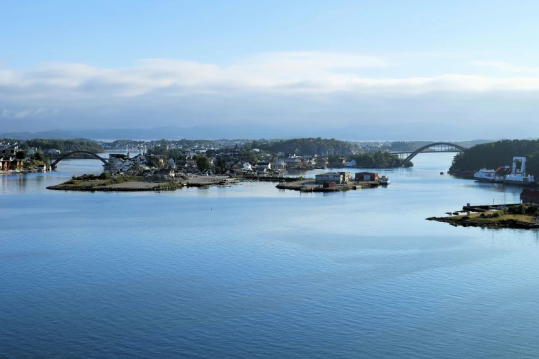 an aerial po of the river in the daytime