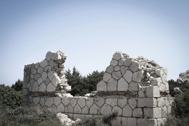 an old stone wall with no doors on it