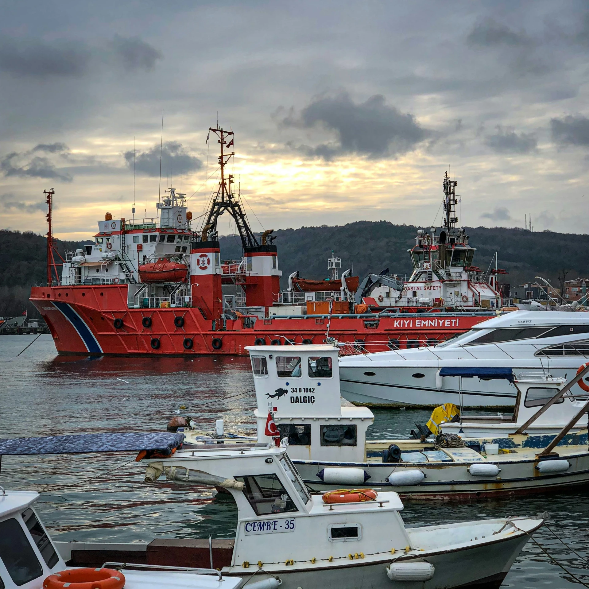 a group of boats sit next to each other