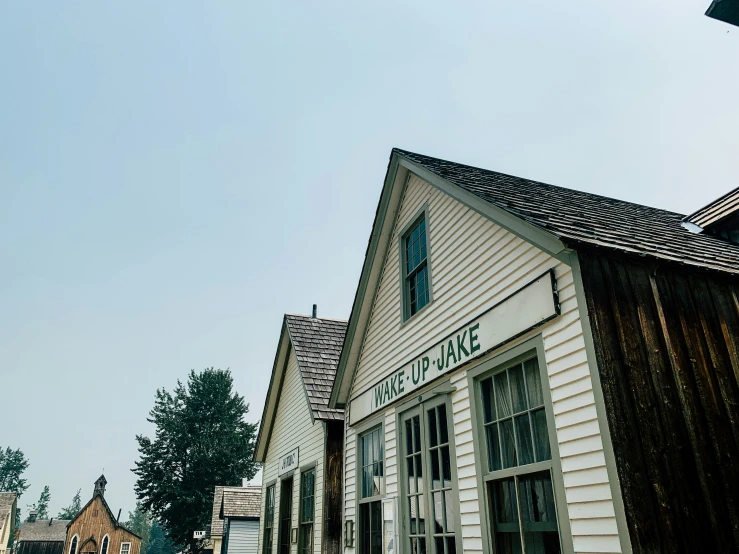 an old building on the side of the road