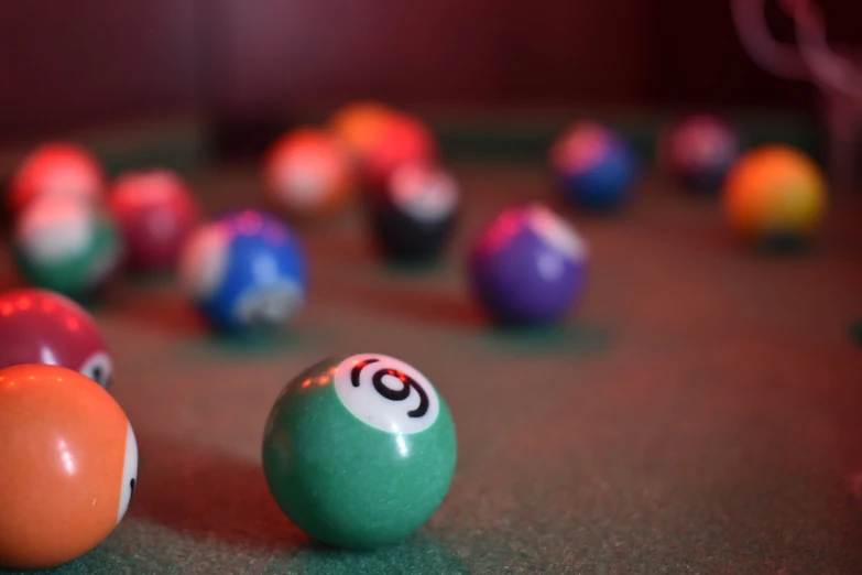 pool balls with numbers on them laying in a circle