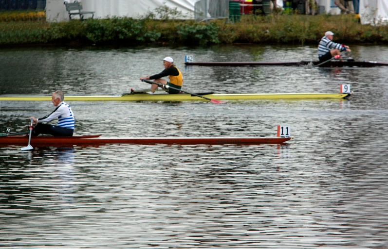 rowing team competing in the long boat race