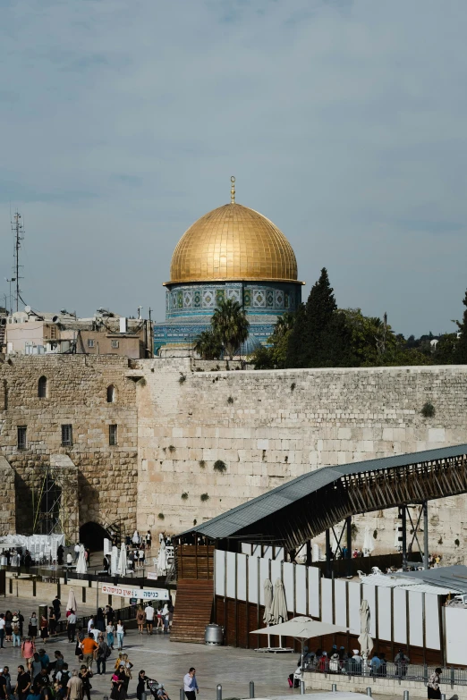 a picture of the temple building in jerusalem, israel