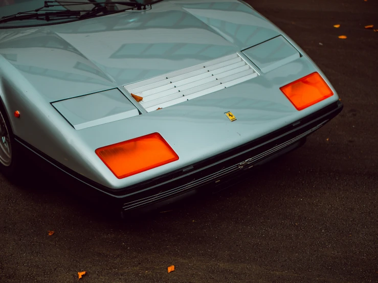 a closeup of the side of a vintage car