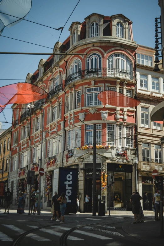 a large building that is next to the road