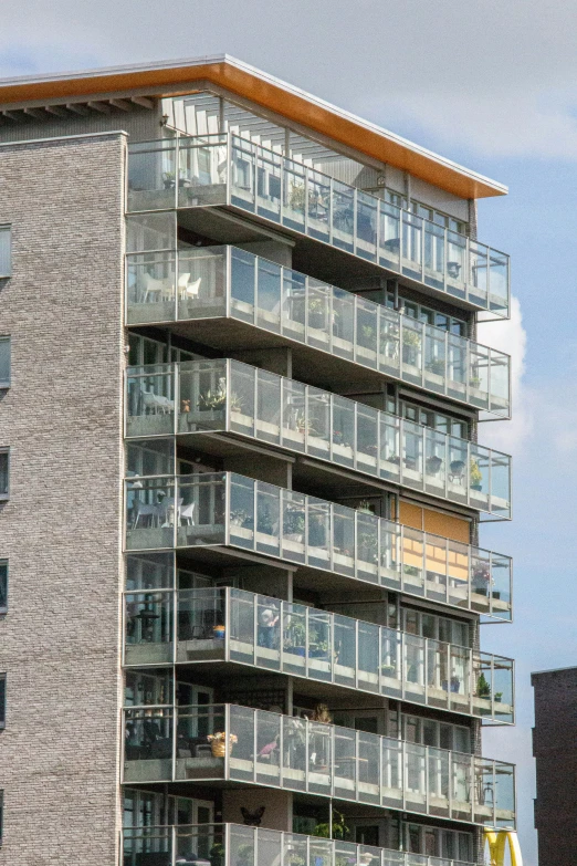 there is a large building with lots of windows on top