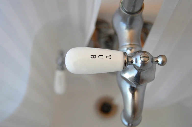 this is a faucet that can be used to fix a sink